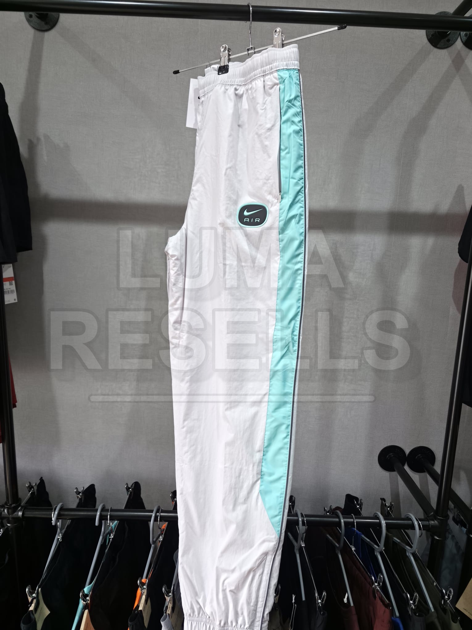 Item 083